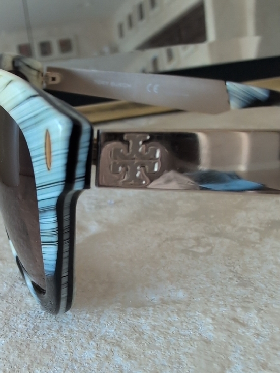 Tory Burch Brown and Cream Faux Horn Acetate Sunglasses with Brown Lenses